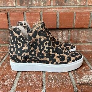 Steve Madden Claud Leopard Slip On Sneaker Women's Size 5.5